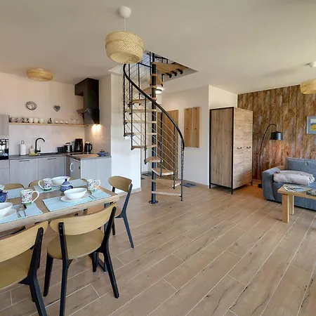 Apartment Klimatyzowany Sun Seasons 24 W Swieradowie Zdroju Z Parkingiem I Widokiem Na Gory By Renters