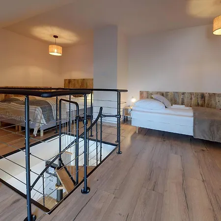 Apartment Klimatyzowany Sun Seasons 24 W Swieradowie Zdroju Z Parkingiem I Widokiem Na Gory By Renters